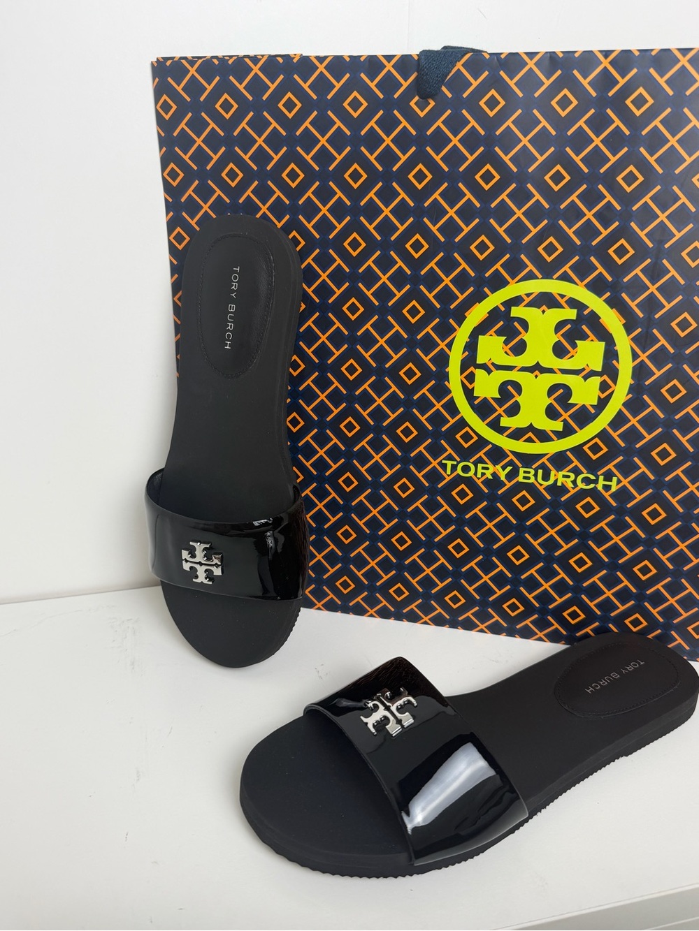 Tory Burch Black Patent Logo Slide - Picture 9 of 9